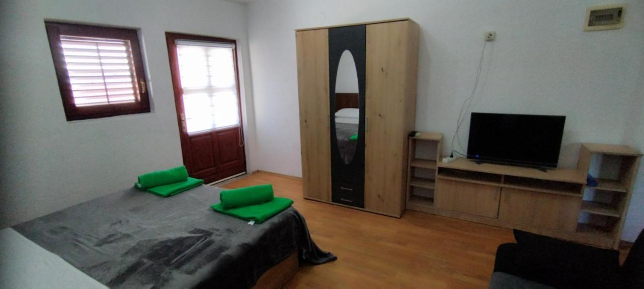 Apartments Andela Starigrad Paklenica Εξωτερικό φωτογραφία