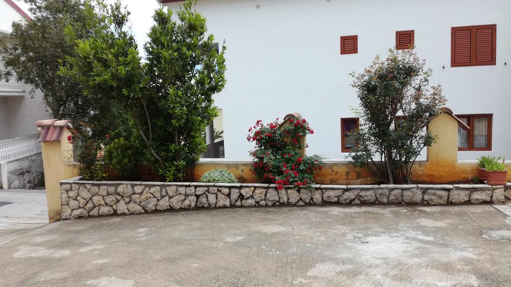 Apartments Andela Starigrad Paklenica Εξωτερικό φωτογραφία